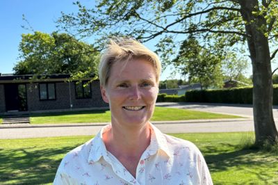 Gitte Hauris har selv spillet fodbold i Vildbjerg SF, Herning IF og Fremad Amager, og nu står hun i spidsen for fodboldklubben Spjald IF.
