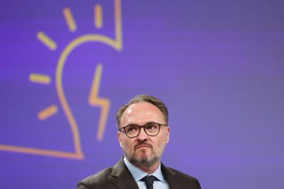 Europa skal være »meget håndfaste« over for Kina for at sikre EU's standarder og undgå afhængighed af Kina, siger EU-kommissær for energi og boliger, Dan Jørgensen