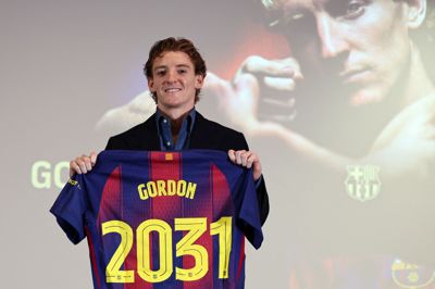 Anthony Gordon skal fremover tørne ud for FC Barcelona.