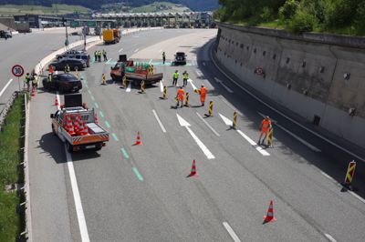 Biler afvises af politi på Brennermotorvejen forud for protestaktion lørdag.