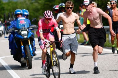 Jonas Vingegaard kørte alene i mål på 20. etape af Giro d' Italia.