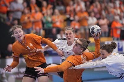 Odense Håndbold vandt lørdag den anden DM-finale mod Team Esbjerg. Dermed skal det hele afgøres i en tredje kamp tirsdag på Vestkysten.