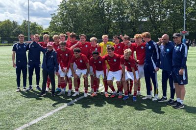 Glade SIF-spillere og ledere efter sejren i Lyngby.