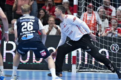 Aalborg Håndbolds Niklas Landin redder straffekast i kampens sidste sekund og sikrer sejren i første finalekamp i Herreligaen mellem Aalborg Håndbold og Skanderborg AGF i Gigantium i Aalborg.