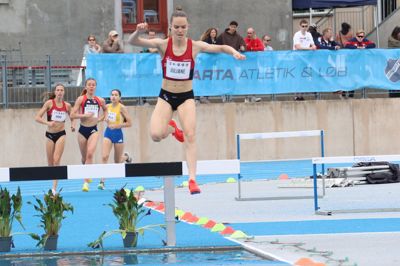 Juliane Hvid er nu nordisk mester i 3000 meter forhindringsløb.