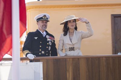 Kong Frederik og dronning Mary besøgte den 1. juni Odense. Her besøgte kongeparret blandt andet Odinskolen, Odense Domkirke og H.C. Andersen-museet.