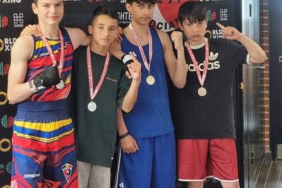 Bokserne fra Talent BK kom alle hjem med medaljer fra DM - tre af sølv og en af guld. Fra venstre er det Simon Amaritei, Rares Matteo Bucur, danmarksmesteren Ionas Buk Tehrani og Daniel Georgiev Todorov..