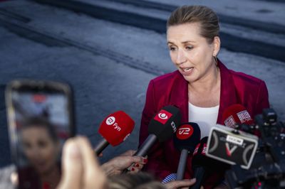 Mette Frederiksen (S), som var med til at afskaffe store bededag i sidste regeringsperiode, meddelte mandag til kongen, at der kommer en ny regering. Og den vil genindføre store bededag, hvis betingelser er opfyldt, lyder det fra medier.