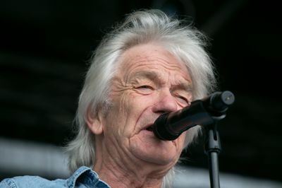 Den kendte SIF-fan Lars Lilholt er klar til at skyde fodboldsæsonen i gang med koncert i den nye fanzone.