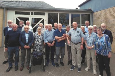 7. klasse på Stoholm Skole årgang 1962 var for nylig samlet i Stoholm Fritids- og Kulturcenter 64 år senere. Forrest fra venstre er det Svend Erik Stilling, Svend Ove Lundgren, Elly Navntoft, Jens Svenstrup, Børge Schrøder, Henning Hansen, Inger Nikoline Sørensen og Tove Christiansen. Bagerst fra venstre er det Niels Johannes Lebech, John Søndergaard Madsen, Niels Ole Søvsø, Inger Marie Bisgaard, Erik Mikkelsen, Knud Toft, Maja Solveig Høyem, Karen Marie Jensen, Leif Kristensen, Karen Laura Marie Nielsen og Svend Drengsgaard.