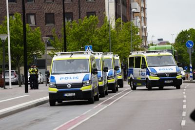 Natten til onsdag er mand i Sverige afgået ved døden efter biljagt og skud fra svensk politi i Nynäshamn. Billedet viser svensk politi i Helsingborg og er taget i en anden sammenhæng.