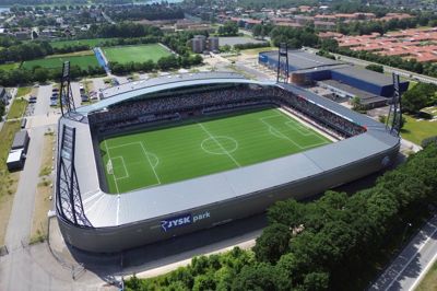 Den første hjemmekamp i sæsonen 2026/27 spilles søndag 2. august klokken 18, hvor FC København gæster Jysk Park.