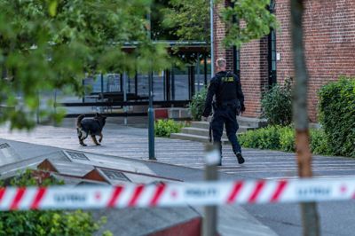 Politiet var onsdag aften til stede på Islev Skole, hvor en 16-årig dreng var blevet stukket med kniv.