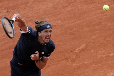 Alexander Zverev slog Jakub Mensik med 3-1 i sæt i French Open-semifinale.