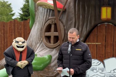 Henrik Munksgaard, adm. dir. for Jesperhus trak tråde fra den spæde begyndelse til nutidens ferieunivers i jubilæumstalen.