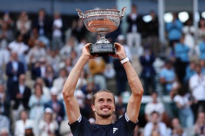 Alexander Zverev vandt French Open-finalen i Paris efter et femsætsdrama.