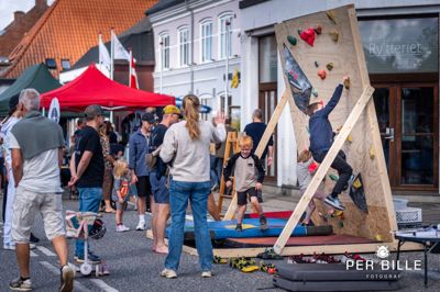 Indtil videre har 18 vidt forskellige foreninger meldt sig til Foreningernes Dag, der bliver afviklet i Ry lørdag 20. juni.