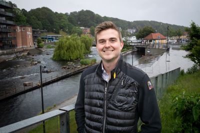 Mathias Føns har altid været drevet af, at tingene skulle give umiddelbar mening. I stedet for at tage en bred uddannelse, som mange unge danskere gør, gik han direkte efter det, han var interesseret i. Det har bragt ham til, hvor han er i dag.