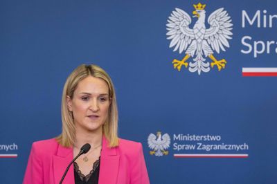 Irlands udenrigsminister, Helen McEntee, deltager i et pressemøde i Polen i april tidligere i år. Tirsdag har hun holdt et pressemøde med EU's udenrigschef, Kaja Kallas, hvor hun sagde, at konkurrenceevne, EU's værdier og sikkerhed er Irlands prioriteter under Irlands kommende EU-formandskab.