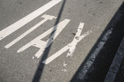 Zetland har i en serie beskrevet to sager om fulde kvinder, som opdagede, at de havde haft samleje med taxachauffører. Branchen og en tidligere vicestatsadvokat mener, at der er behov for mere restriktive regler på området.