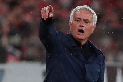 José Mourinho har fået en treårig kontrakt i Real Madrid.