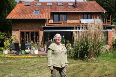 70-årige Stella Reece fra Videbæk har investeret en million kroner. Men hvad skal pengene bruges til?
