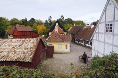 Den Gamle By i Aarhus rummer elementer fra danmarkshistorien med fokus på tiden efter 1500-tallet.