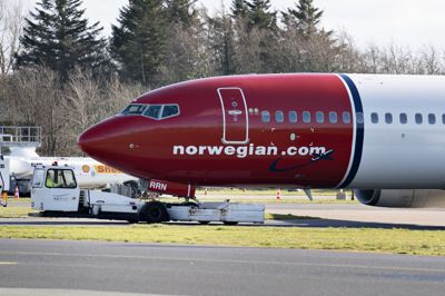 Norwegian-koncernen slås sammen med Nordic Leisure Travel Group, der hidtil har været ejet af Strawberry og to kapitalfonde.