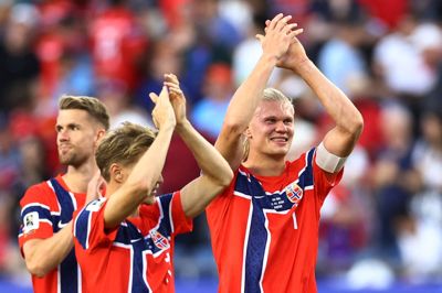 Erling Braut Haaland er stolt af holdet, efter at Norge har vundet 4-1 over Irak ved holdets første VM-slutrunde i 28 år.
