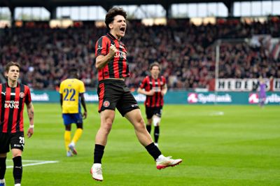 Mikel Gogorza jubler over en af sine seks scoringer i den forgangne sæson. Den unge kantspiller føler sig klar til at tage endnu større ansvar med flere mål og flere assists i den kommende sæson.