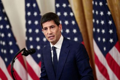 56-årige Kevin Warsh holder tale 22. maj, hvor han blev taget i ed som USA's nye centralbankchef.