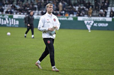 Jonas Lössl lægger handskerne på hylden og bliver fremover administrativ medarbejder.