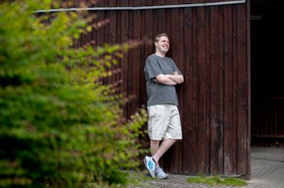 28-årige Marcus Fahlen arbejder hos Circle K i Silkeborg og har tabt næsten 40 kilo - og er blevet en lettere og meget gladere udgave af sig selv, lyder meldingen.
