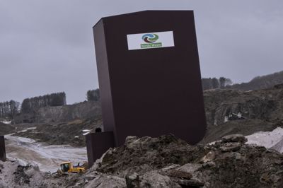 Nordic Waste forlod grunden ved Ølst ved Randers tilbage i december 2023. Efterfølgende er virksomheden erklæret konkurs, og der ligger fortsat tonsvis af forurenet jord i området. Billedet er fra mandag den 22. januar 2024.