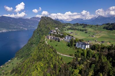Et møde mellem Iran og USA skulle efter planen have fundet sted Bürgenstock-resortet i de schweiziske alper fredag. Mødet er aflyst, da et forståelsespapir er underskrevet digitalt.