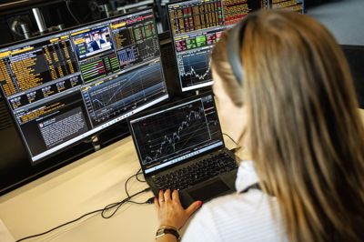 Medarbejderne i iværksættervirksomheder med en grundløn på mindst 265.300 kroner vil kunne modtage et ubegrænset antal medarbejderaktier.