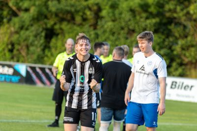 Noah Hvass var kampens helt store profil, da Sparkær IF i sorte udebanestriber sluttede sæsonen af med en sejr på 4-0 ude over Koldby/Hørdum.