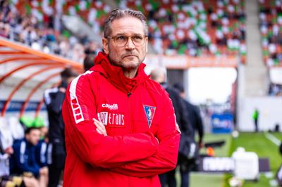Thomas Thomasberg blev i begyndelsen af sidste sæson fyret i FC Midtjylland. Nu er samme skæbne overgået ham i polske Pogon Szczecin. Han afløses af spanske Oscar Garcia.