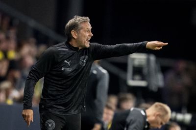 Thomas Thomasberg - her for FCM - er færdig som træner i polske Pogoń Szczecin.