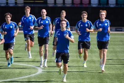 Midtjyllands Avis var med til den første SIF-træning efter ferien. Det skete mandag den 22. juni på jysk. Første turneringskamp er en månedstid senere. Det sker den 27. juli, hvor holdet møder Randers FC på udebane.