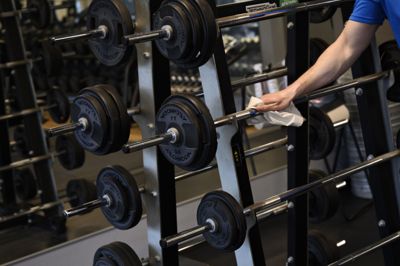 Til lyden af høj musik og dunsten af varm øl får festivalgængere i år mulighed for at styrketræne og dyrke motion i Camp PureGym i aktivitetsområdet Stadion.