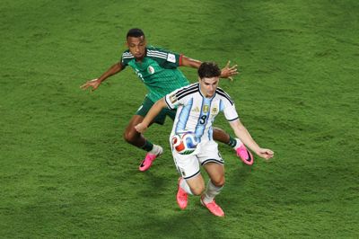 Julian Alvarez har indtil videre ageret indhopper i Argentinas to kampe ved VM, efter at han har været præget af en ankelskade.