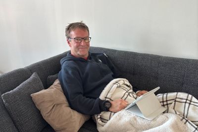 Flemming Bjerregaard Jensen har tilbragt mange uger i Norge, mens han kommer sig efter at have doneret en nyre til sin yngste søn, Frederik Carstensen. - Frederik må aldrig få fornemmelsen af, at han skylder mig noget, slår Flemming Bjerregaard Jensen fast.