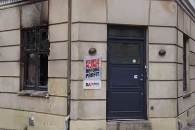 Natten til 13. januar blev en brand påsat i ngo'en Global Aktions lokaler på Nørrebro i København.