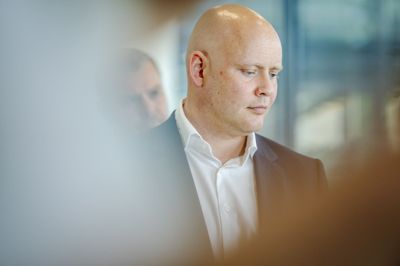 Skatte- og vækstminister Jakob Engel-Schmidt (M) vil bruge »pengene fornuftigt« i Skatteforvaltningen, og derfor skal en masse mindre gæld afskrives.