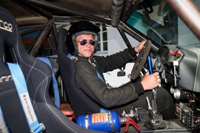 Jacob Ask Sørensen har haft interesse for motorsporten i knap 15 år, og i maj deltog han i konkurrencen »Danmarks Hurtigste Bil 2026«.