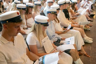 Ved dimissionen for de nye HHX- og HTX-studenter på Skive College blev der også uddelt en række legater.
