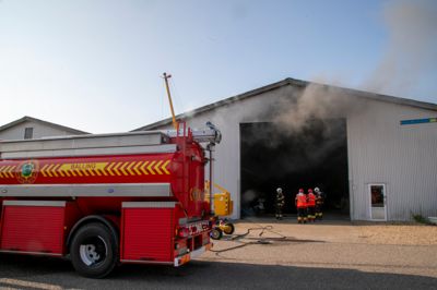 Branden på Knastvej i Oddense brød ud onsdag aften klokken 18.26, hvorefter Nordvestjyllands Brandvæsen blev tilkaldt.