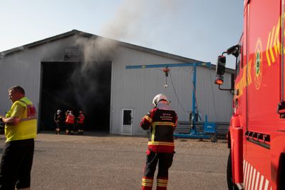 Branden på Knastvej i Oddense brød ud onsdag aften klokken 18.26, hvorefter Nordvestjyllands Brandvæsen blev tilkaldt.