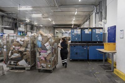 Toldstyrelsen har set en markant stigning i antallet af småpakker, som kom ind i Danmark i 2025. Størstedelen kommer fra Kina, lyder det.